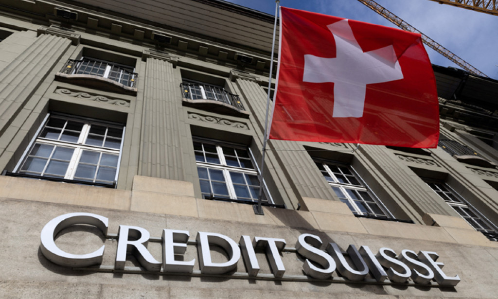 Swiss financial watchdog wants to examine clawing back bankers’ bonuses